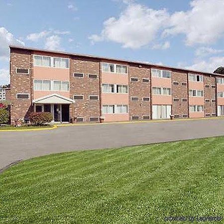 Motel 6-New Stanton, Pa Eksteriør bilde