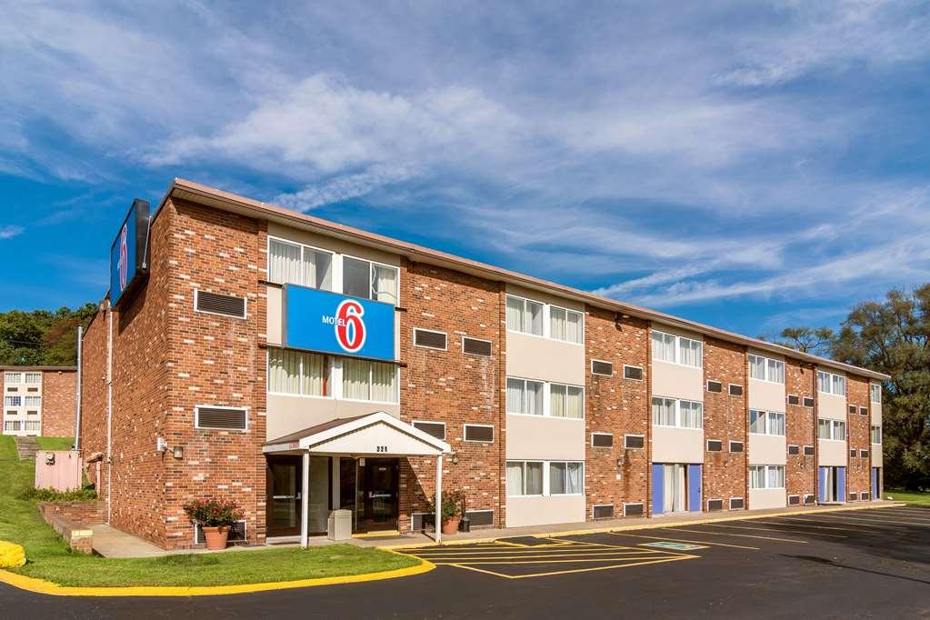 Motel 6-New Stanton, Pa Eksteriør bilde