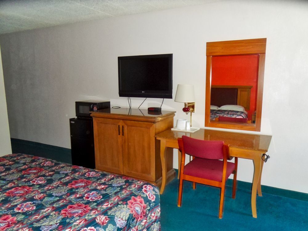 Motel 6-New Stanton, Pa Eksteriør bilde
