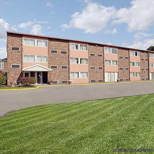 Motel 6-New Stanton, Pa Eksteriør bilde