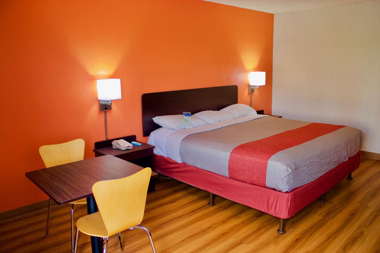 Motel 6-New Stanton, Pa Eksteriør bilde