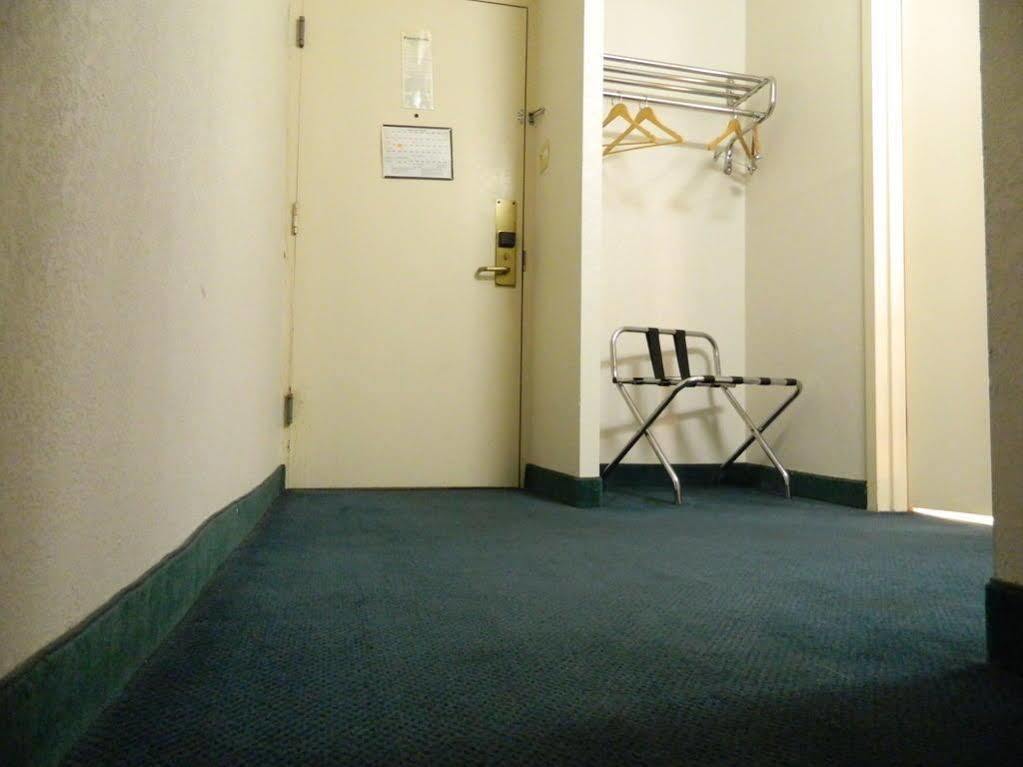 Motel 6-New Stanton, Pa Eksteriør bilde