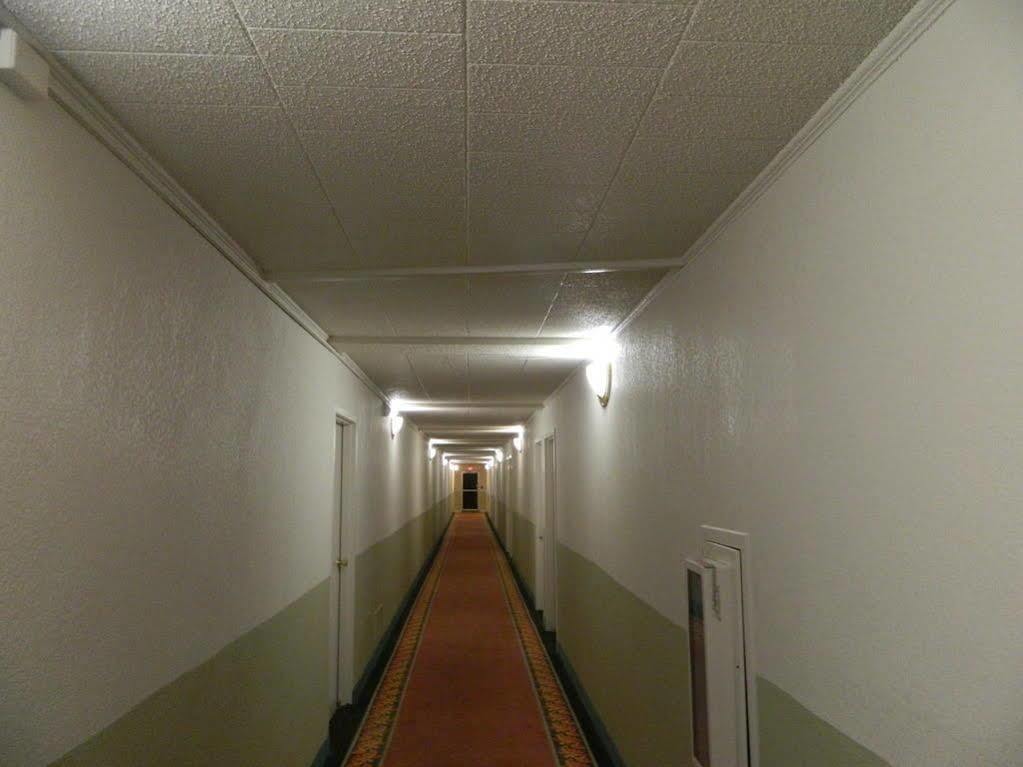 Motel 6-New Stanton, Pa Eksteriør bilde