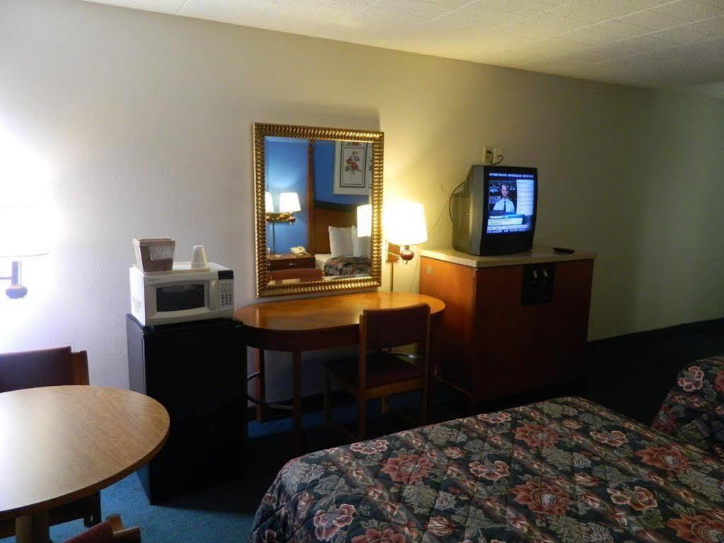 Motel 6-New Stanton, Pa Eksteriør bilde