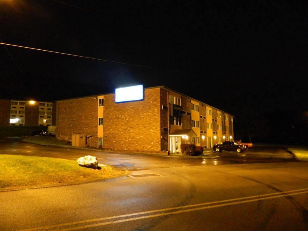 Motel 6-New Stanton, Pa Eksteriør bilde