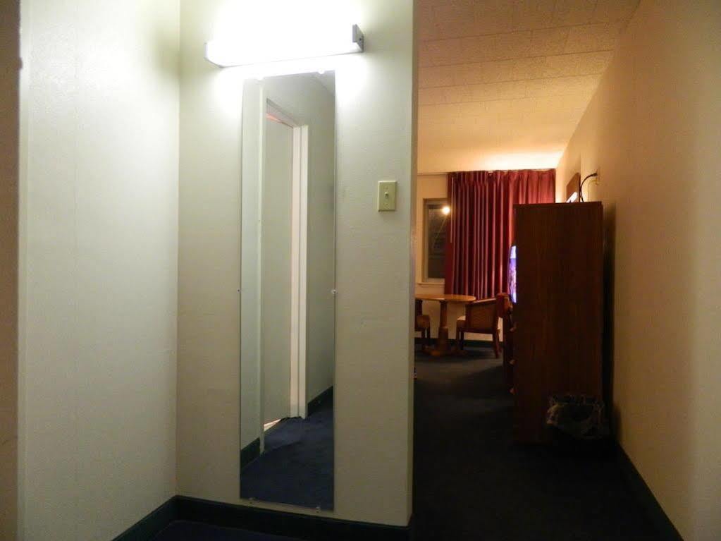 Motel 6-New Stanton, Pa Eksteriør bilde