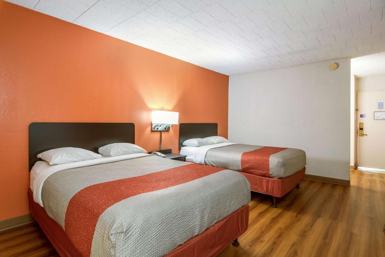 Motel 6-New Stanton, Pa Eksteriør bilde