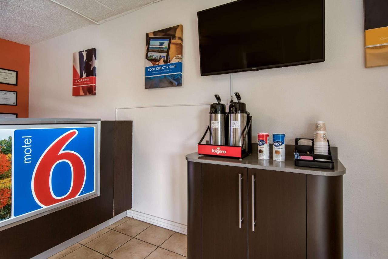 Motel 6-New Stanton, Pa Eksteriør bilde